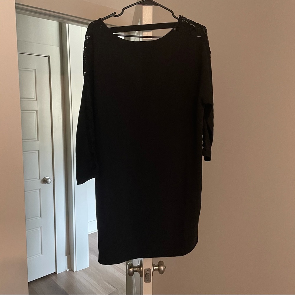 Zara dress with open back (M)